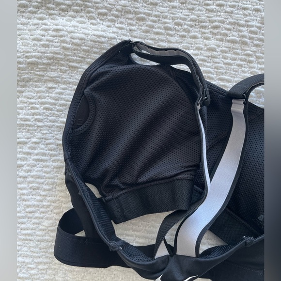 Nike Sports Bra - Picture 2 of 4